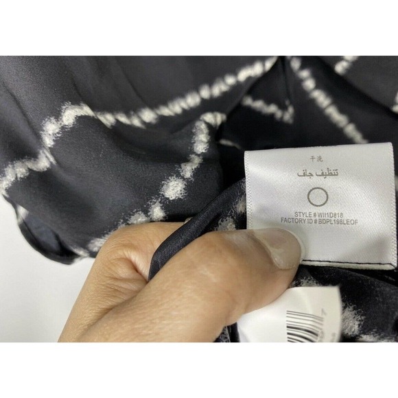 BCBG Max Azria Black & White Striped Top Empire Waist Blouse SZ Medium - Picture 8 of 11